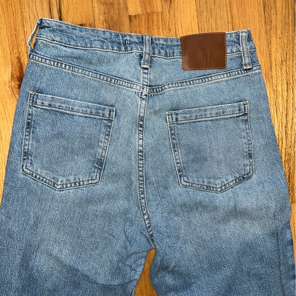 ✨NWOT | Zara | High Rise Slim Flare Split Hem Medium wash Jeans - Picture 10 of 13